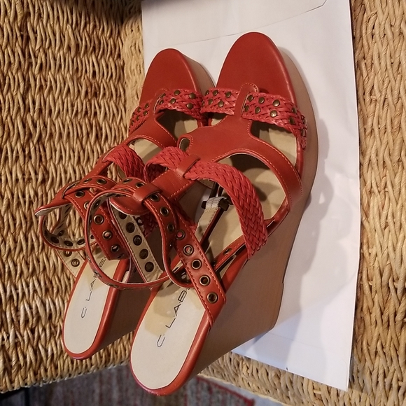 Shoes - Picture 5 of 6